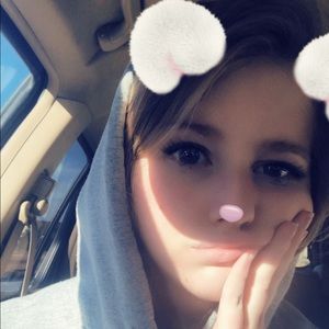 Meet your Posher, Elizabeth